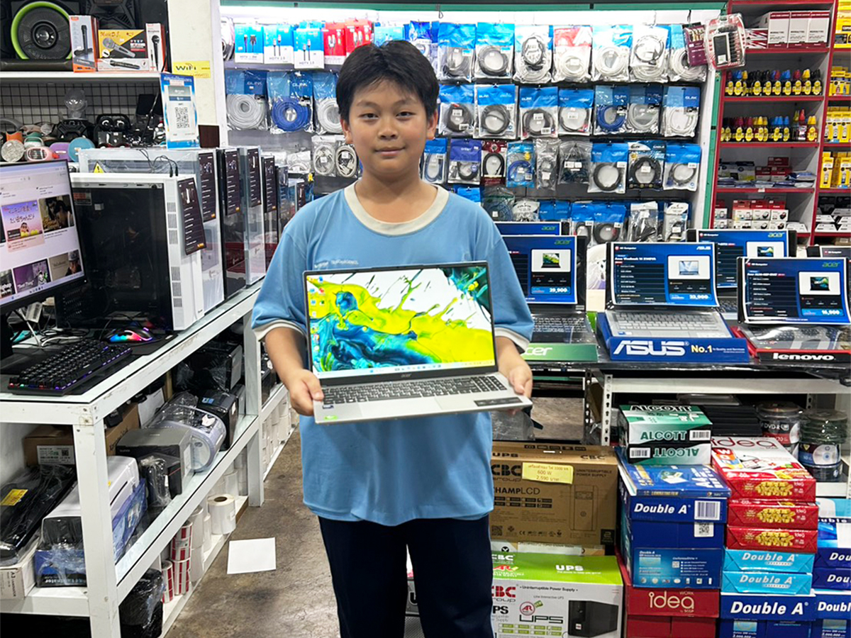 ลูกค้ารับเครื่อง